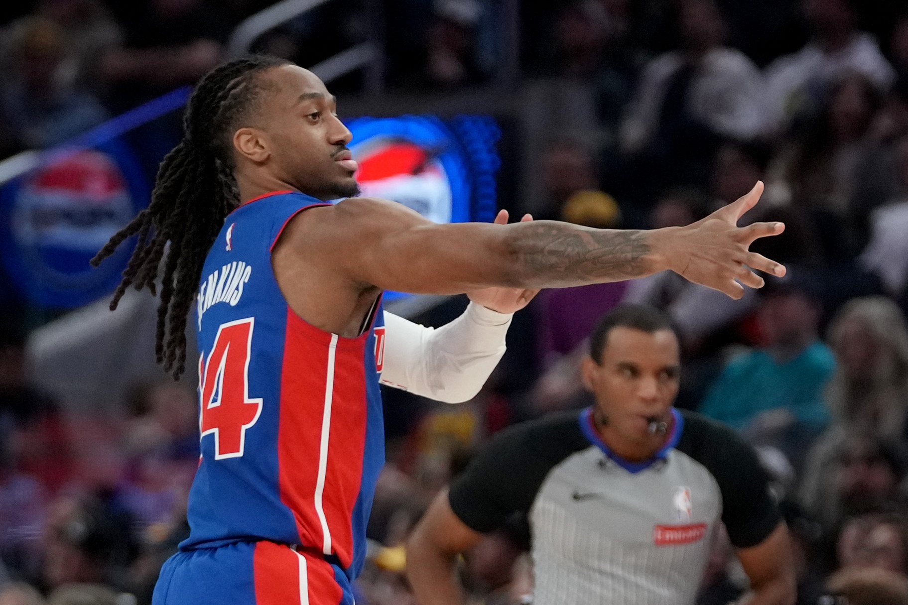 世界杯官方安装包-领先3分该不该犯规？骑士主帅赌输了 詹金斯3罚全中神剧情引热议