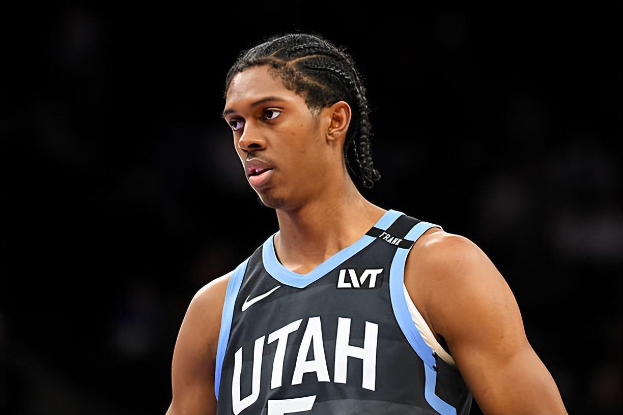 偶尔也能打出一些东西，爵士锋线新星看起来也是在稳步提升之中？