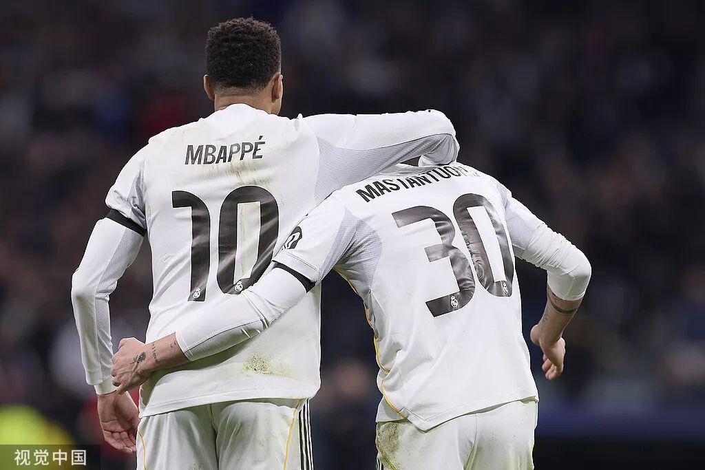 世界杯客户端升级-今晚打响！西甲焦点大戏：皇马战黄潜 银河战舰赢球就登顶