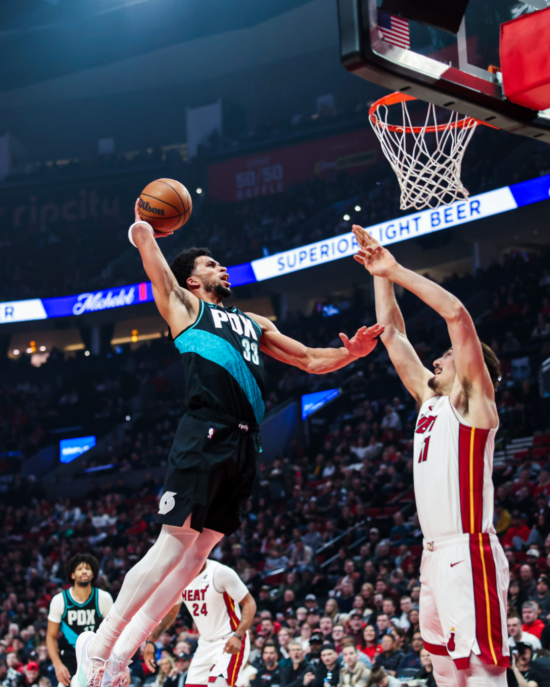 世界杯客户端升级-夏普27分7篮板开拓者击败热火4连胜，阿夫迪亚20分7篮板