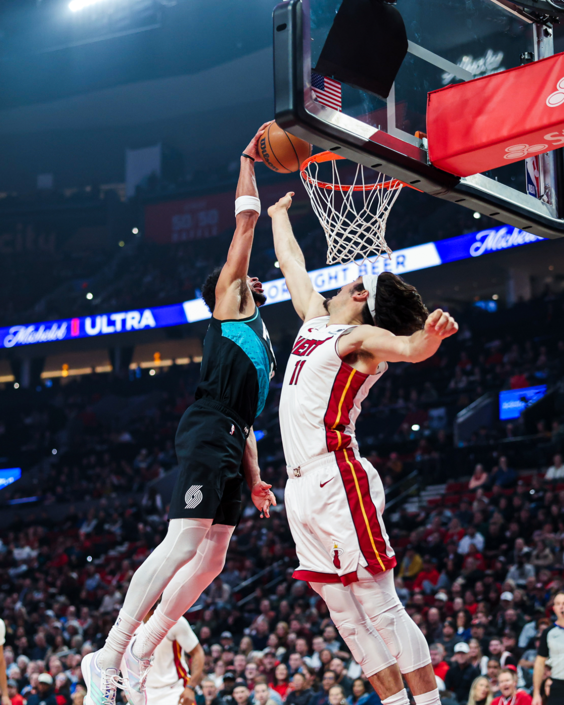 世界杯客户端升级-夏普27分7篮板开拓者击败热火4连胜，阿夫迪亚20分7篮板