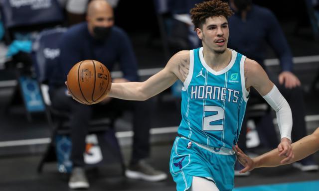 世界杯直播软件更新-细化排名控卫篇：生死回合靠库里 反击乱战看三球