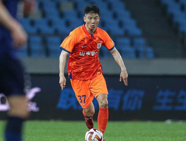 依木兰+陈泽仕双线报名，彭啸只踢中超 泰山又1老将离队 转投中冠