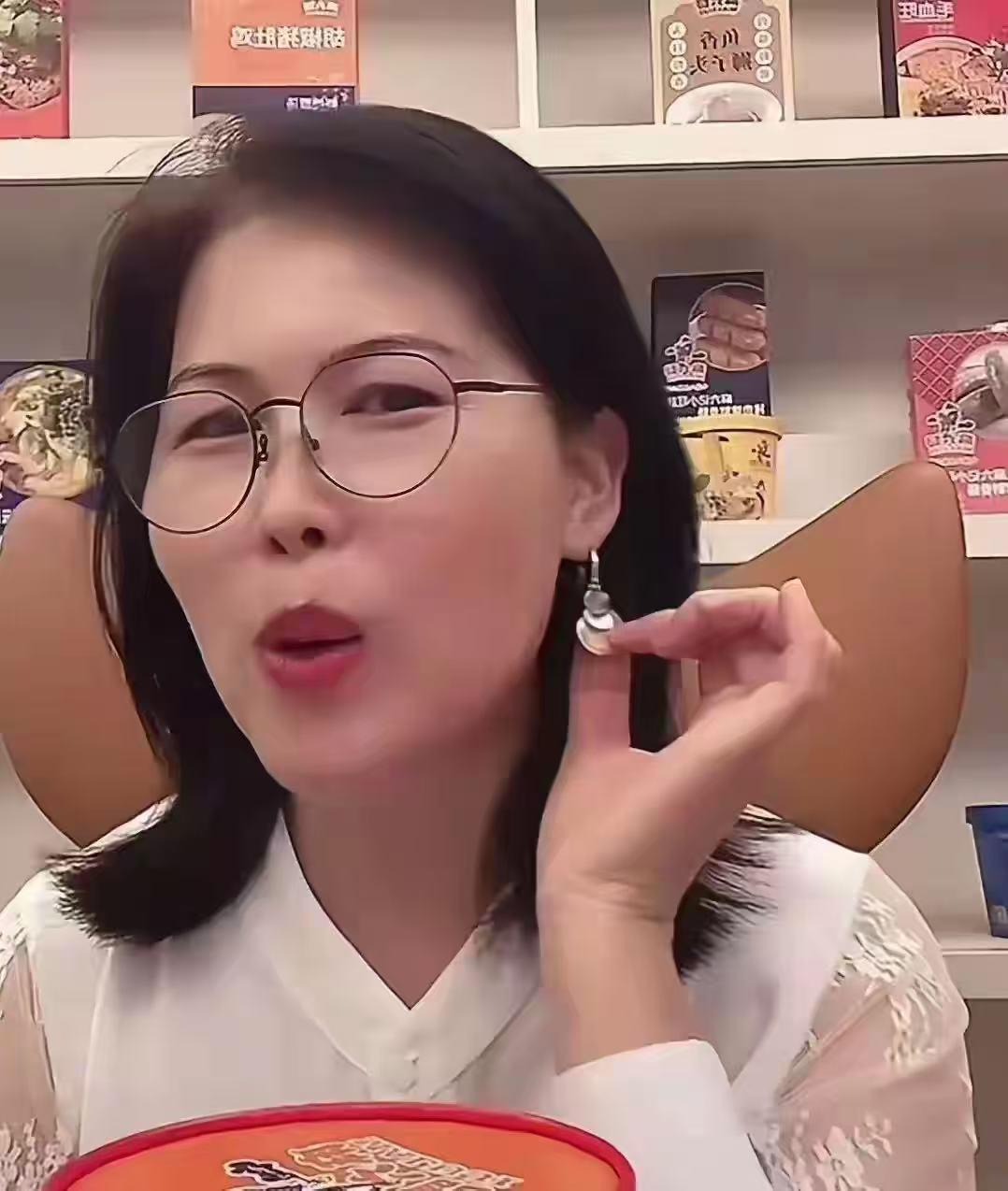 世界杯直播软件更新-小杨阿姨彻底不演了！自曝未复工并非家有喜事，马筱梅谎言被戳破