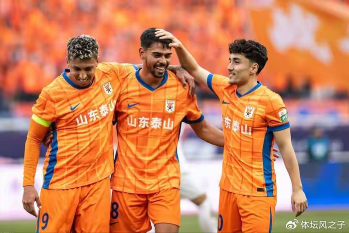 世界杯最新版本下载-泰山队最该换的外援不是瓦科，他才最应该离开，代价也更小，可行性极|马德鲁加|山东泰山|北京国安|韩鹏|后腰_新浪体育_新浪新闻