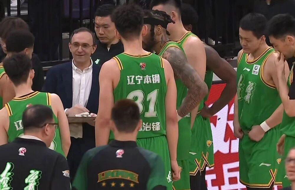上海洛夫顿怀特塞德受伤，辽宁锁定季后赛，山东于德豪赛季报销