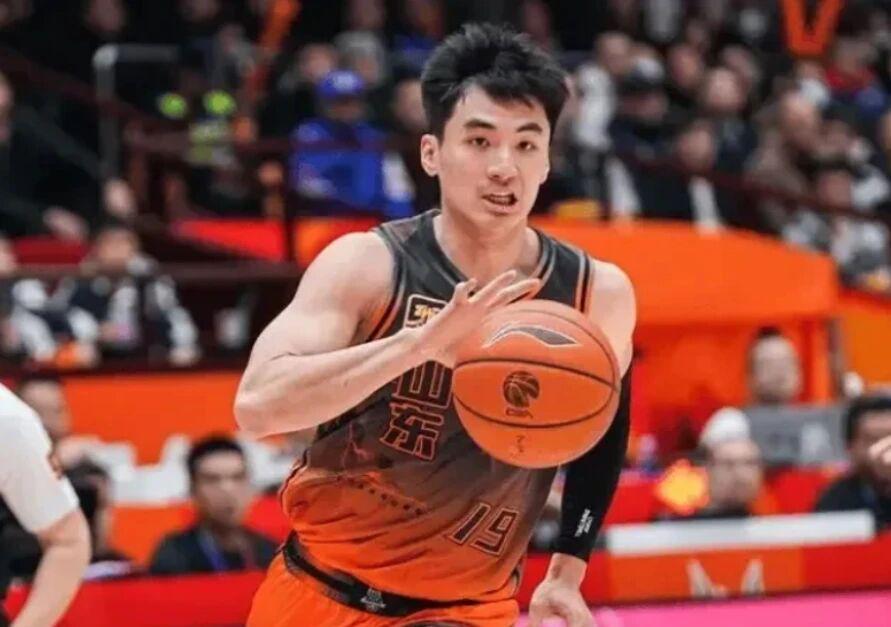 上海洛夫顿怀特塞德受伤，辽宁锁定季后赛，山东于德豪赛季报销